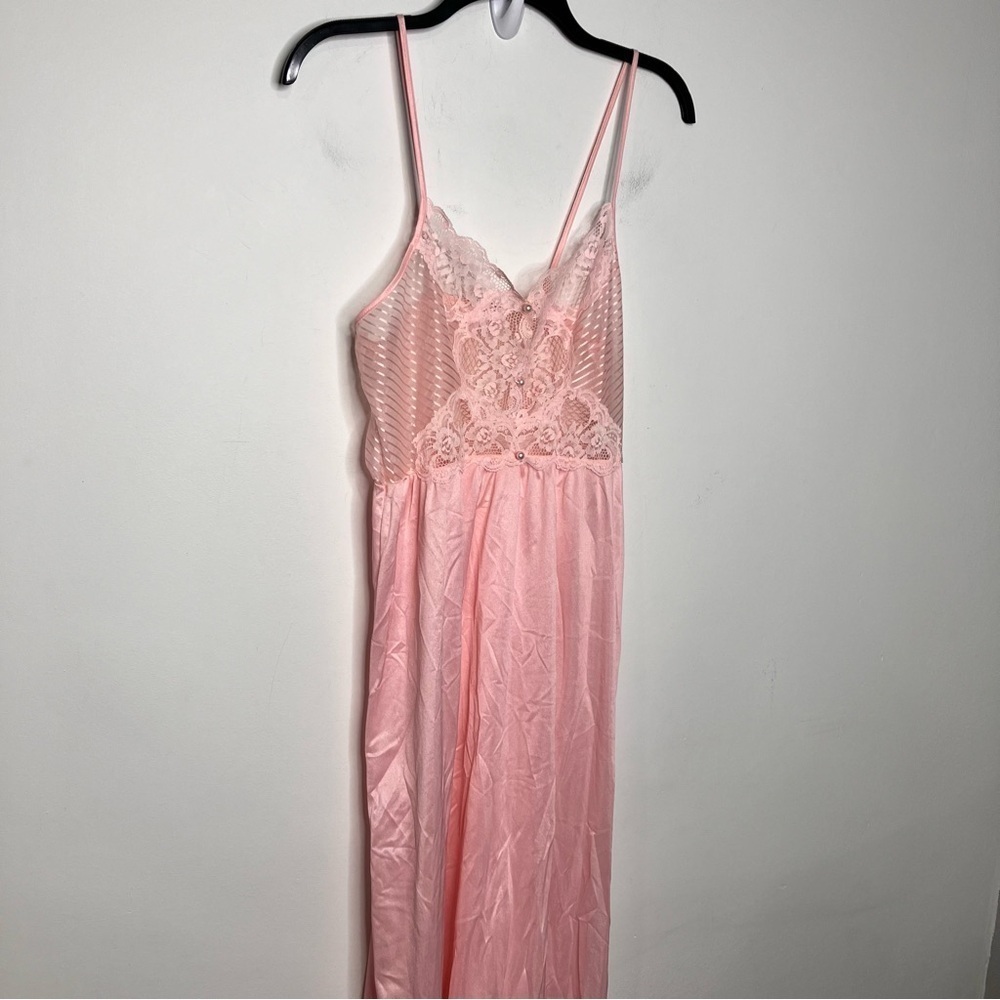 Vintage Undercover Wear lingerie long nightgown pink size medium made in the USA